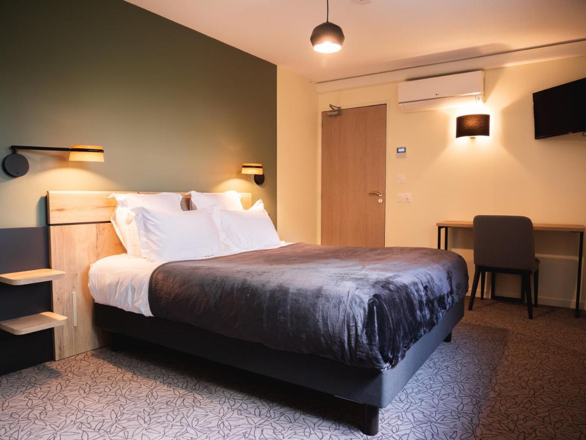 Logis Hotels Le Saint Pierre Moncoutant Exterior photo